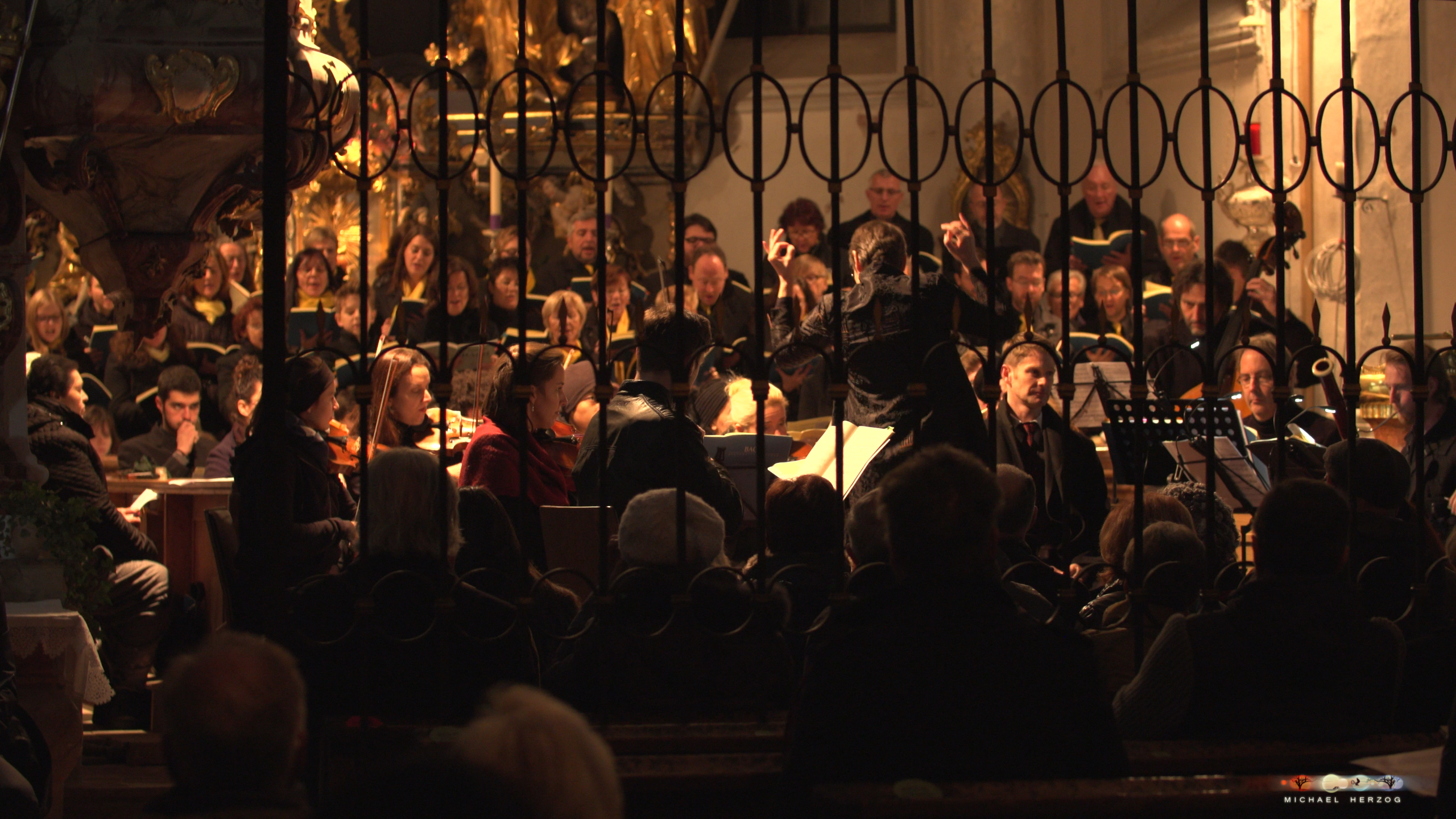 ArnsdorferSternstunden_Konzertabend1-mit-PhilharmonieSalzburg_Screenshot_MichaelHerzog-18-3.jpg